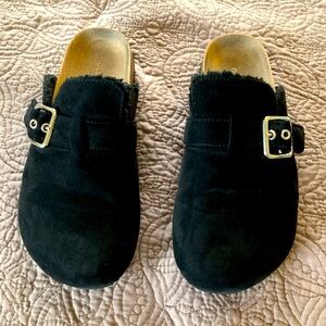 Old Navy Fleece Lined Clogs